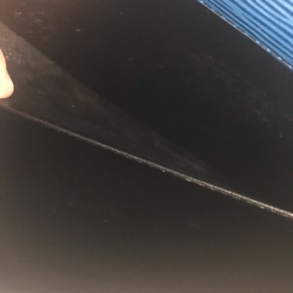 LOUIS VUITTON Stunning blue Louis Vuitton Epi clutch bag   EUC , rare  color - Picture 4 of 16